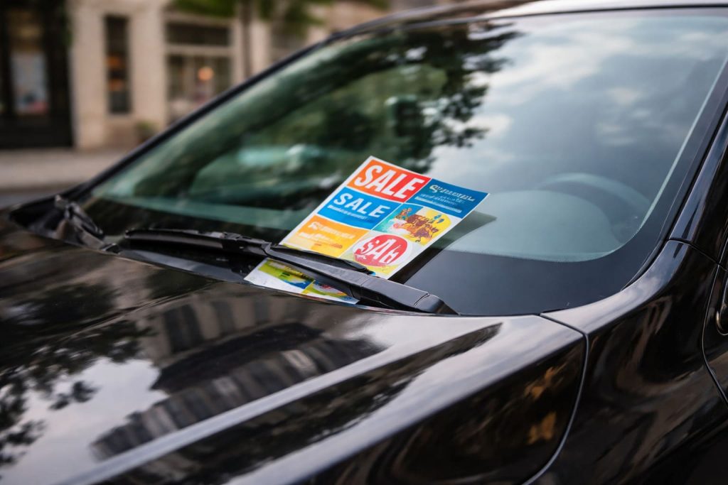 Buzoneo-en-parabrisas